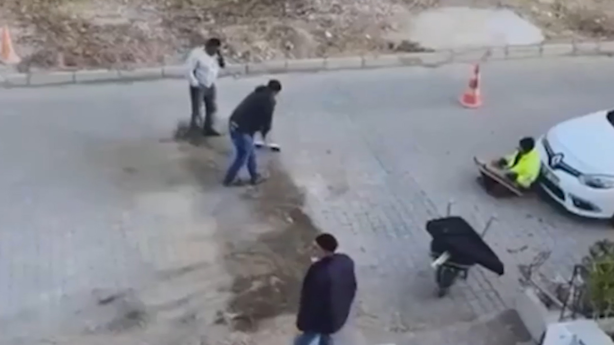 Nevşehir'de yol yapım çalışması sırasında kanun resitali