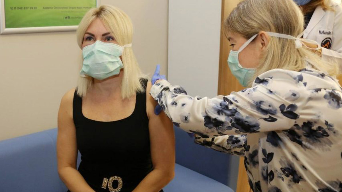 Çin aşısı için gönüllü olmuştu! Prof. Dr. Özkan kendisinde görülen yan etkiyi ilk kez açıkladı