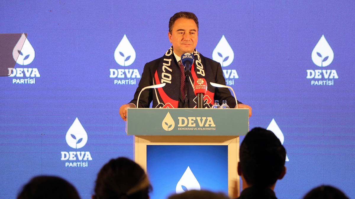 Babacan: Reis'in gemisinde küçük ortak oturuyor, rotayı da küçüğün küçüğü ortak çiziyor