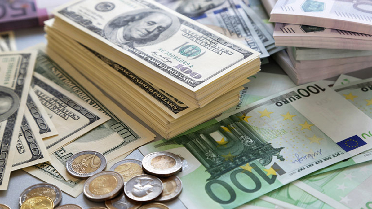 Vatandaşın döviz mevzuatı rekor kırdı