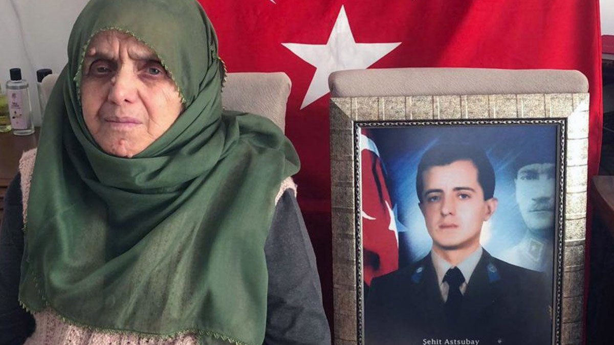 Vicdanları sızlatan olay! Şehit annesine zamlı mezar