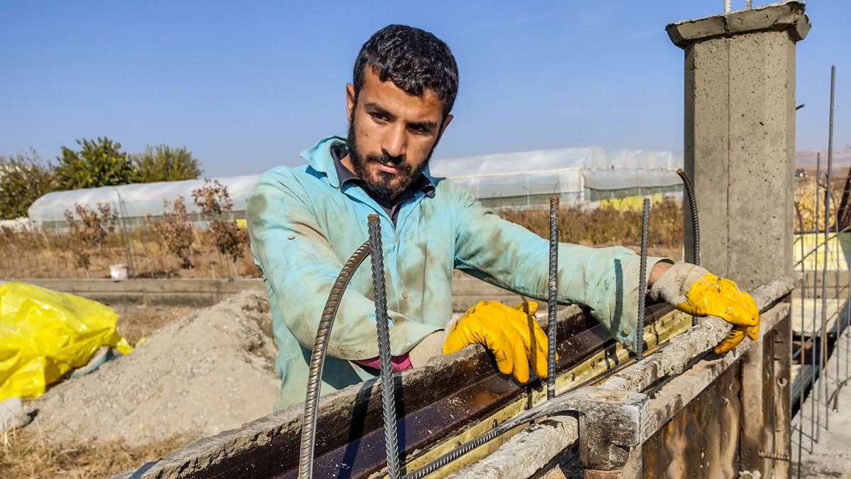 Altın madalyalı milli sporcu inşaatta çalışıyor