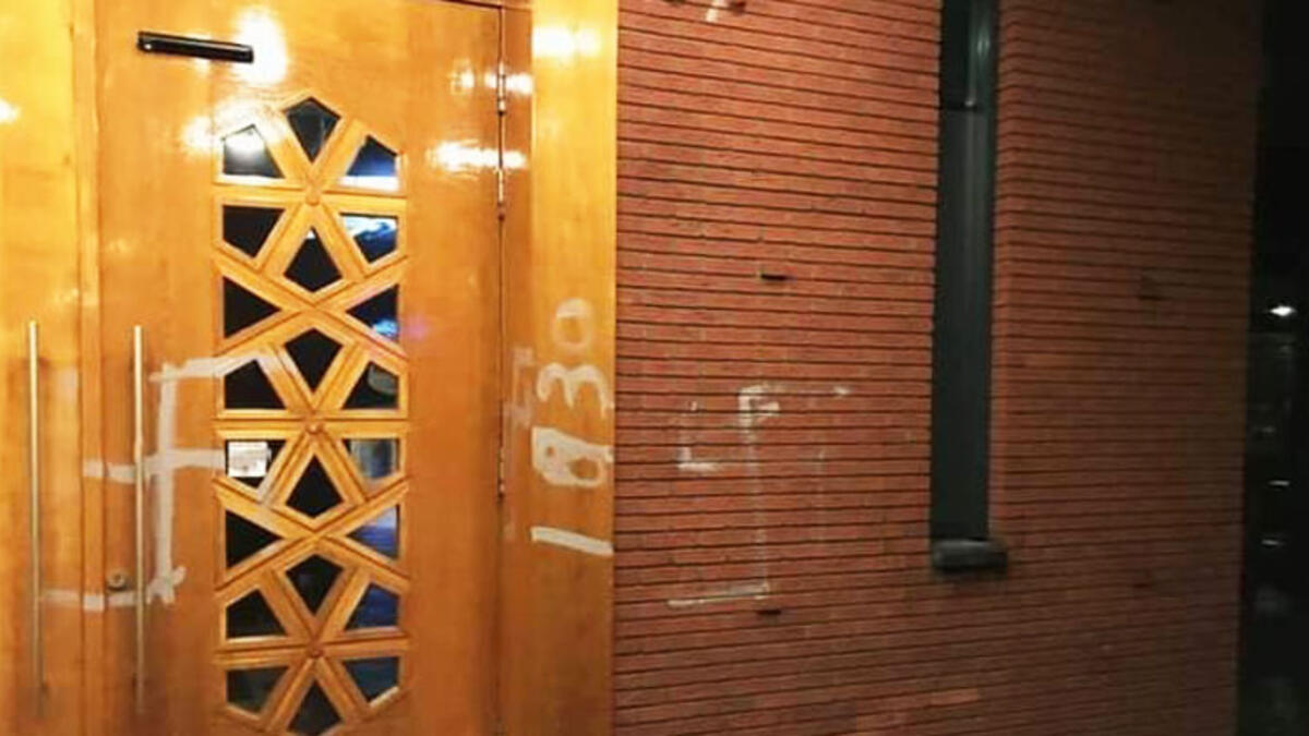 Hollanda Diyanet camine çirkin saldırı