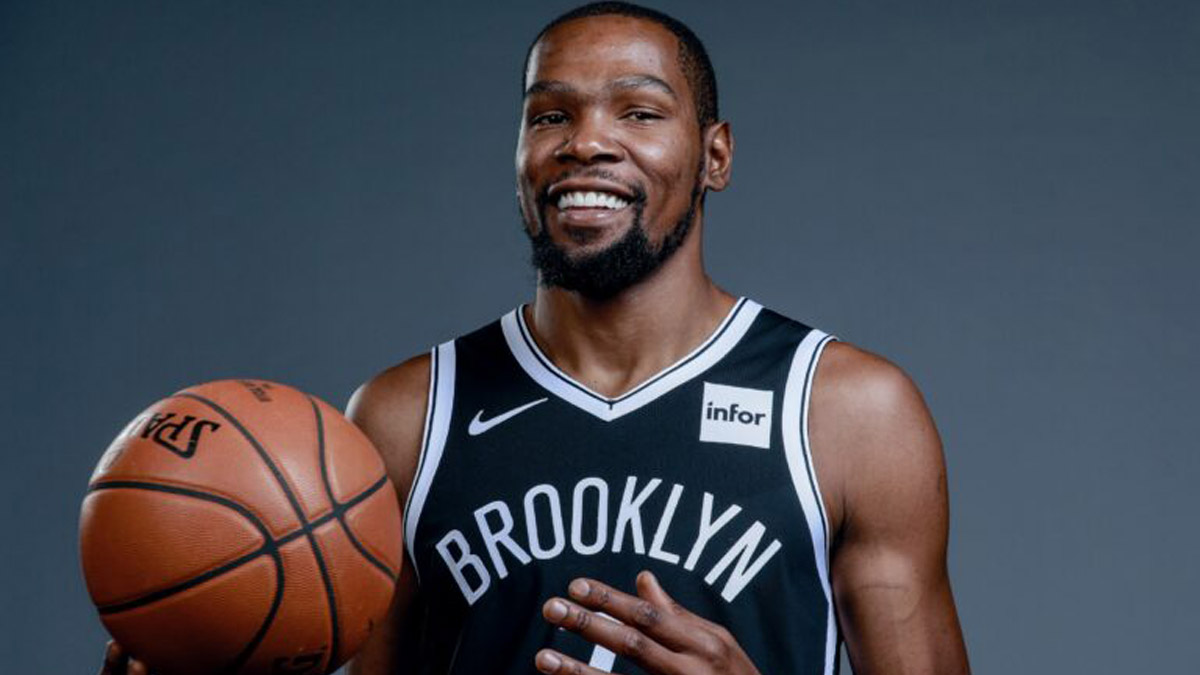 Kevin Durant 552 gün sonra parkeye adım attı