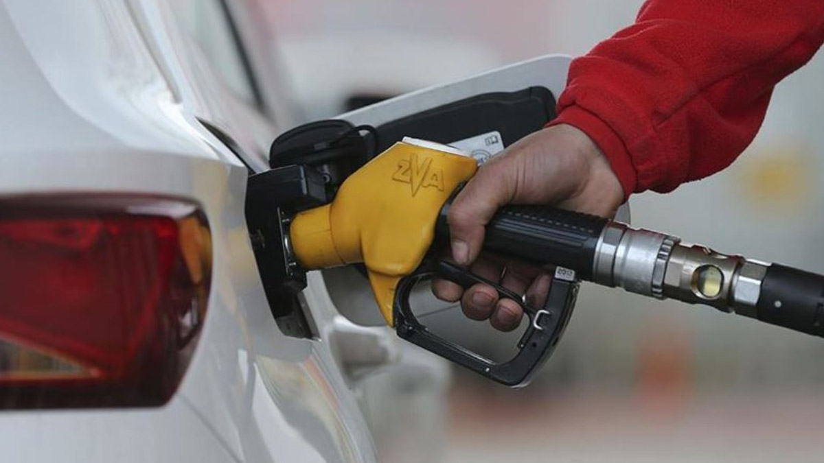 Son dakika! Benzine ve motorine zam