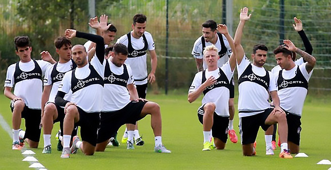 Beşiktaş'ta bir futbolcunun daha bileti kesildi