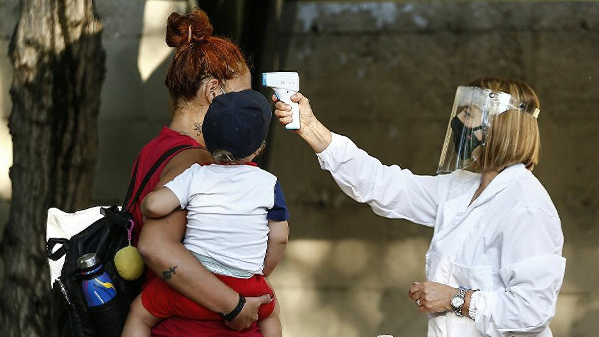 İtalya'da günlük korona ölümleri bine yaklaştı