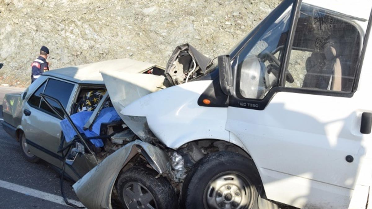 Antalya'da feci kaza! Cenazeye giderken canlarından oldular