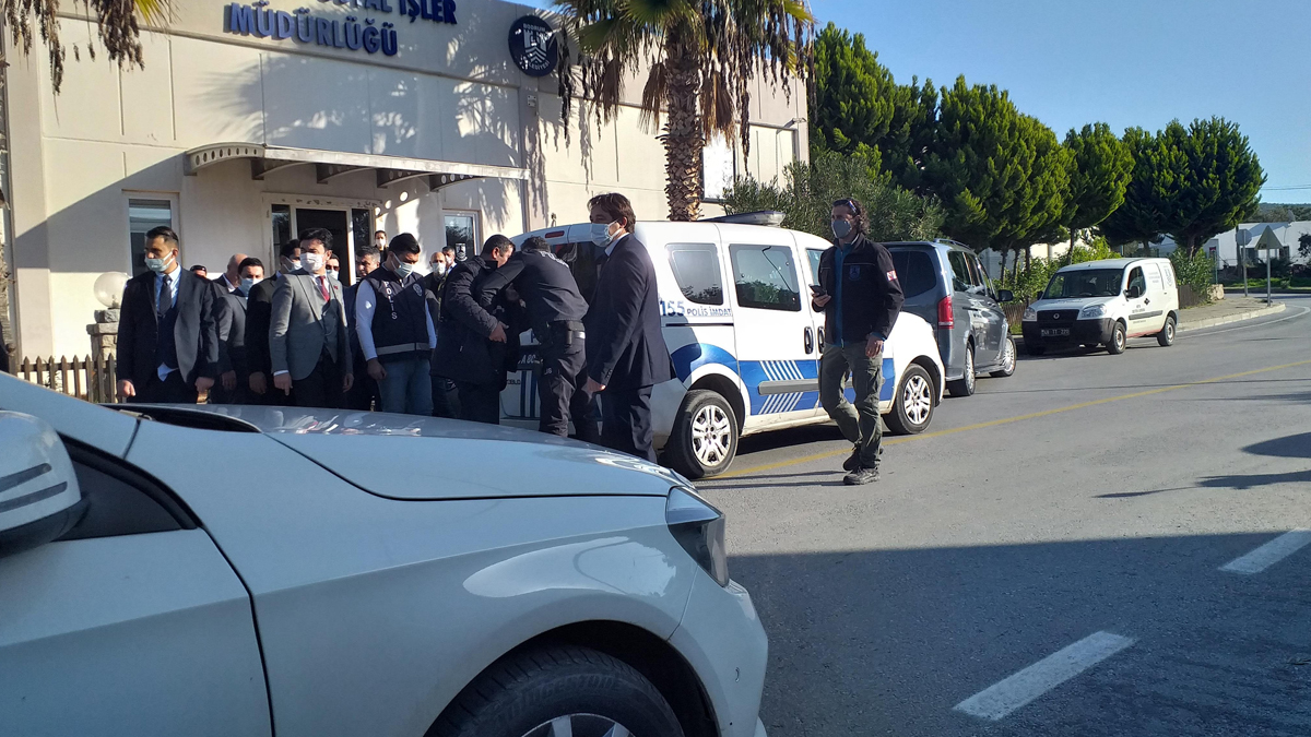 Bodrum Belediyesi'nde bıçaklı saldırı: Başkan yardımcıları yaralandı