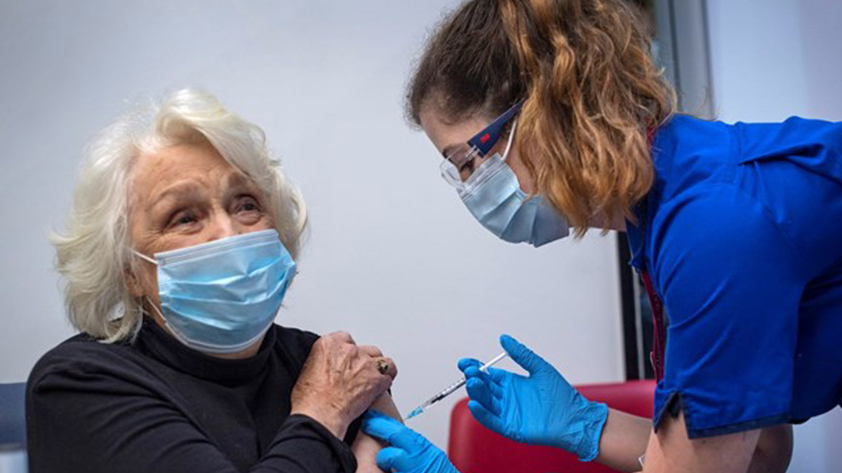 Fransa Aralık sonunda aşılamaya başlıyor