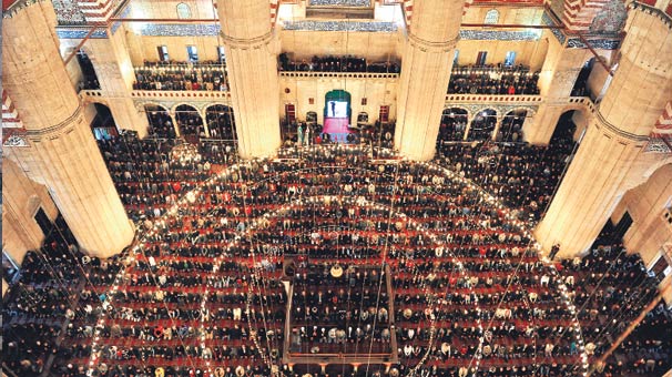 Edirne Selimiye Camisi'ne 'çorapsız' girilemeyecek