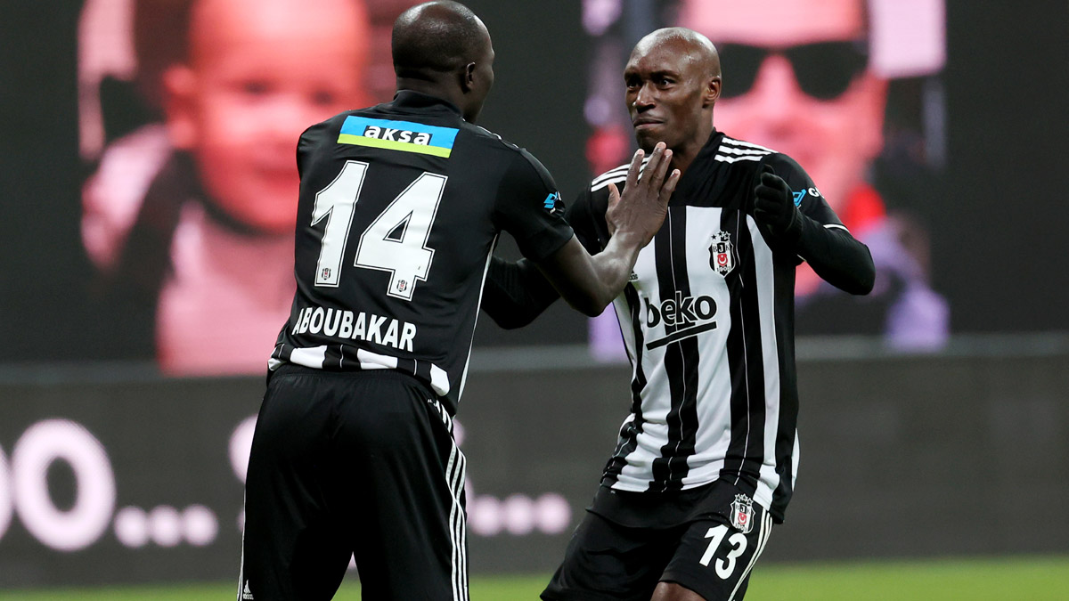 Goller art arda geldi, Beşiktaş zirveyi bırakmadı