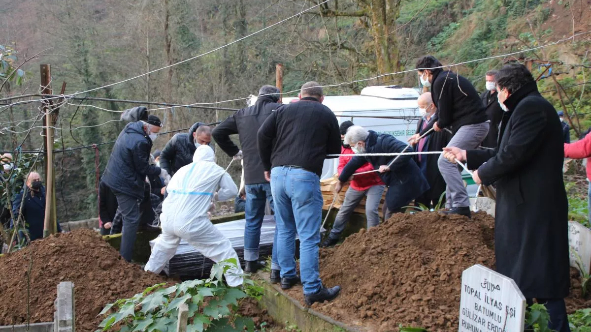 Cumhurbaşkanı Erdoğan'ın yeğeni son yolculuğuna uğurlandı