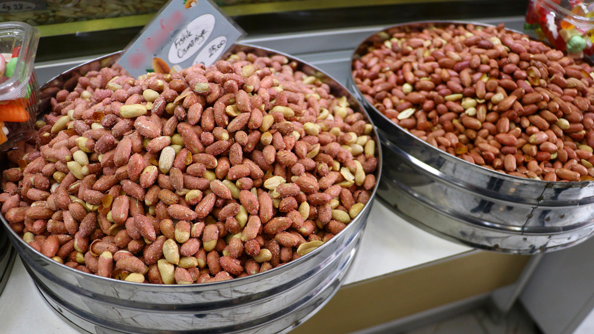 Kuruyemişte koronavirüs riski var mı? Bilim Kurulu Üyesi açıkladı