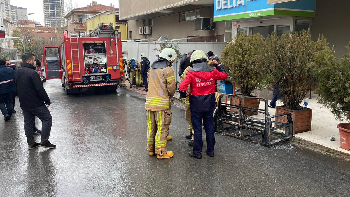 Maltepe'de hastane yangını: Hastalar apar topar tahliye edildi