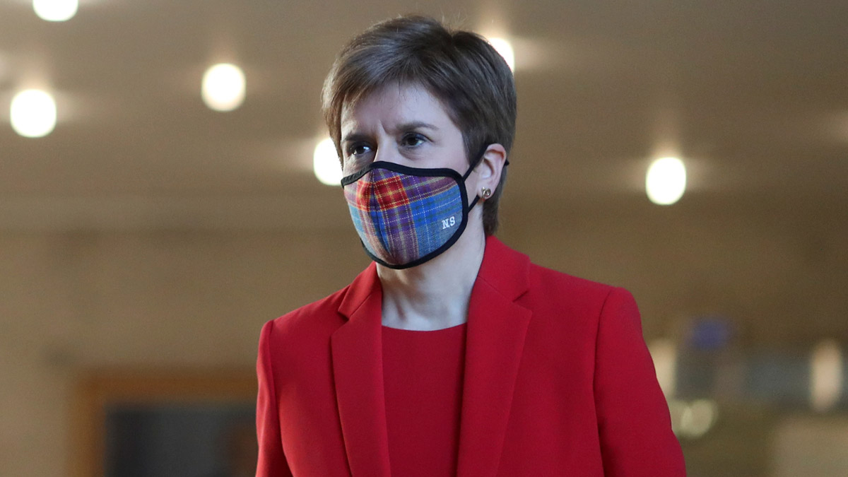 İskoç liderden 'maske' özrü