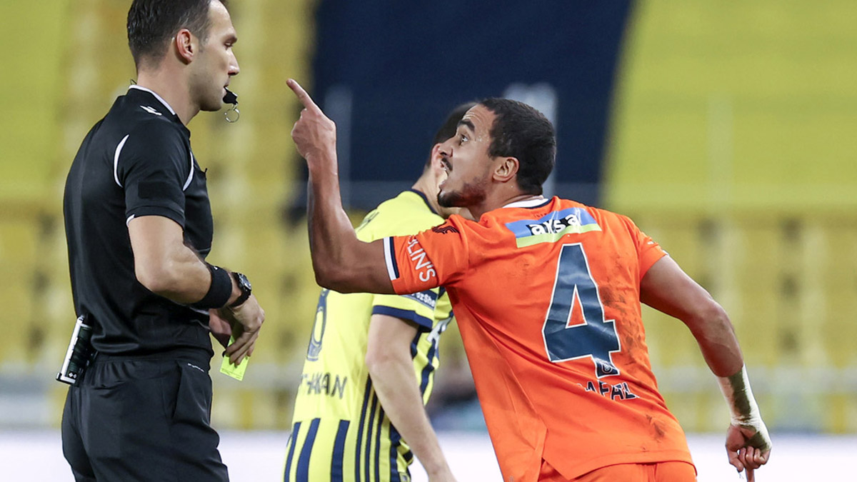 Kadıköy'deki düelloda hakem kararları tepki çekti