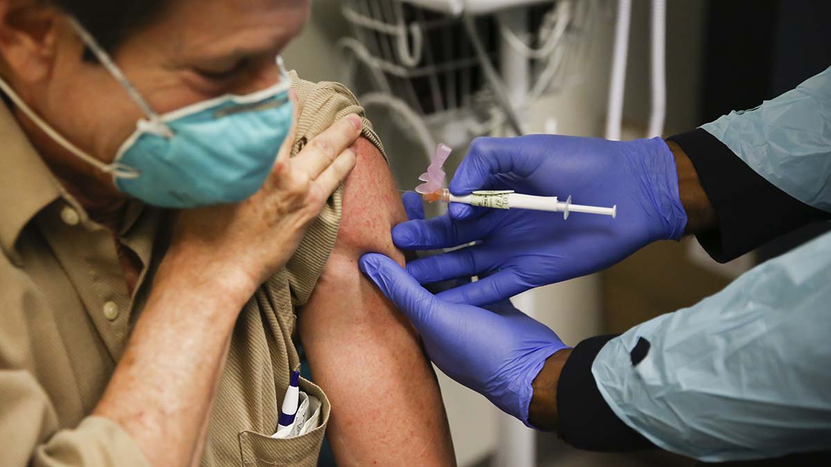 Sürü bağışıklığı için nüfusun yüzde 90'ı aşılanmalı!