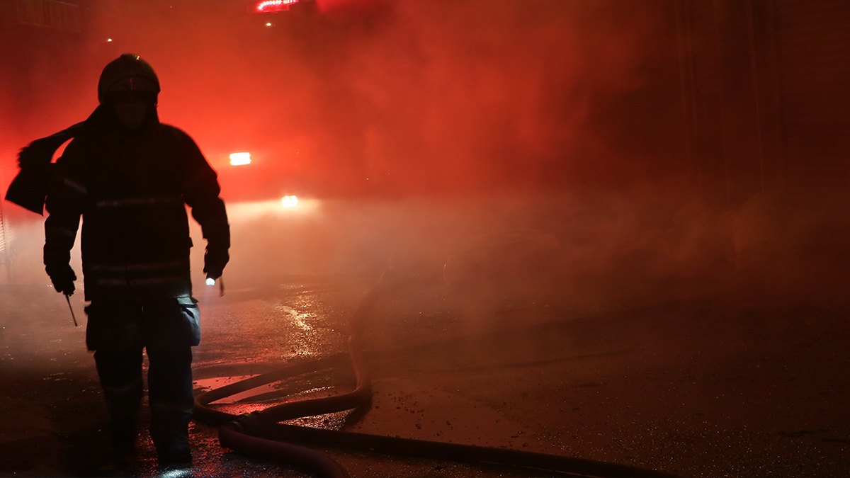 İki fabrika alev topuna döndü