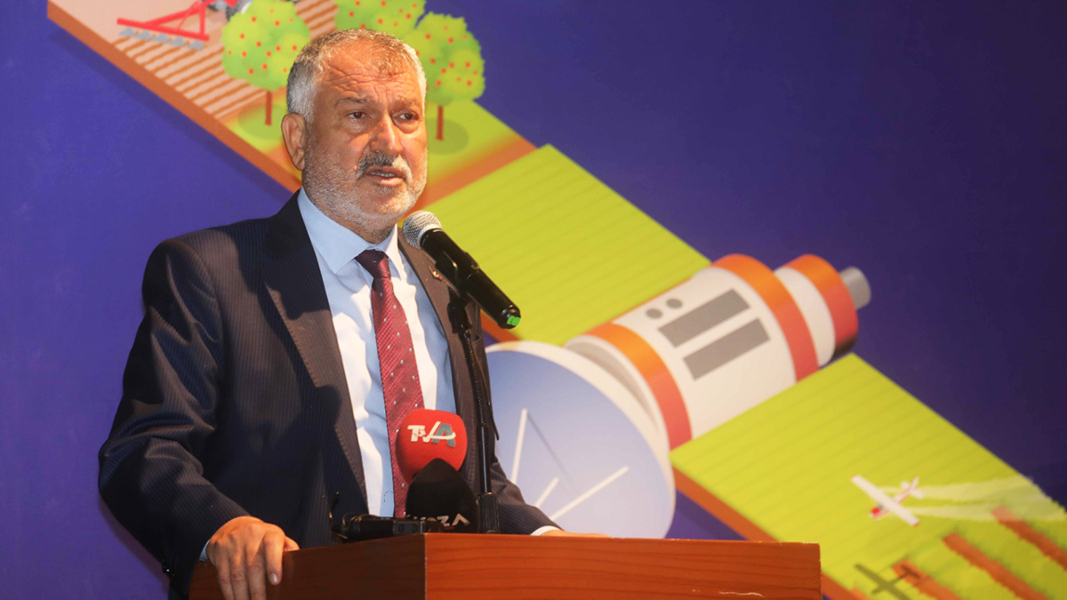 Adana Büyükşehir Belediyesi: Asgari ücret en az 3 bin 100 TL olacak