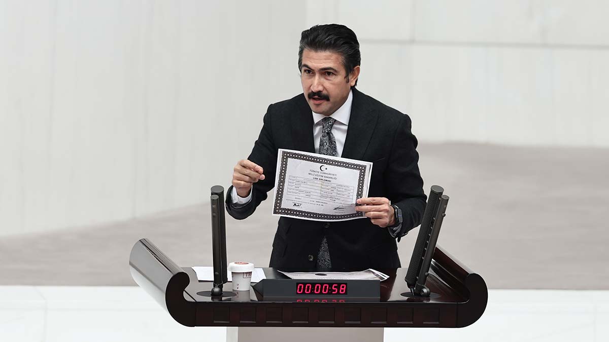 AK Partili Cahit Özkan, Hamza Yerlikaya'nın sahte diplomasını savundu