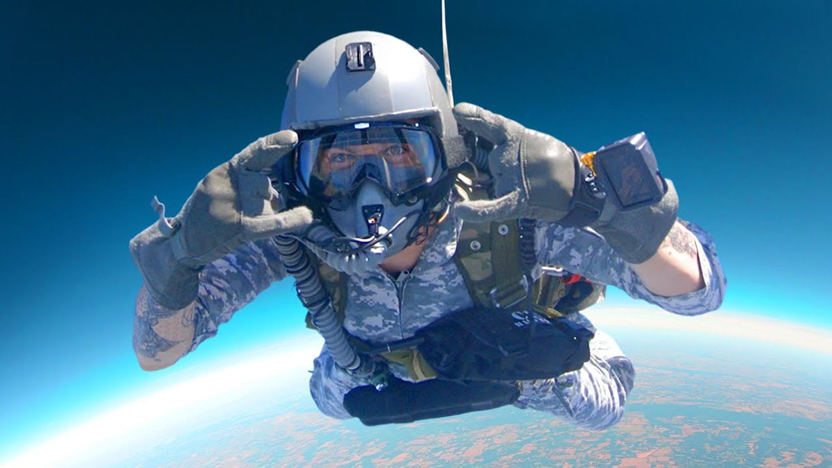 İngiliz paraşütçüden yeni dünya rekoru kırma denemesi