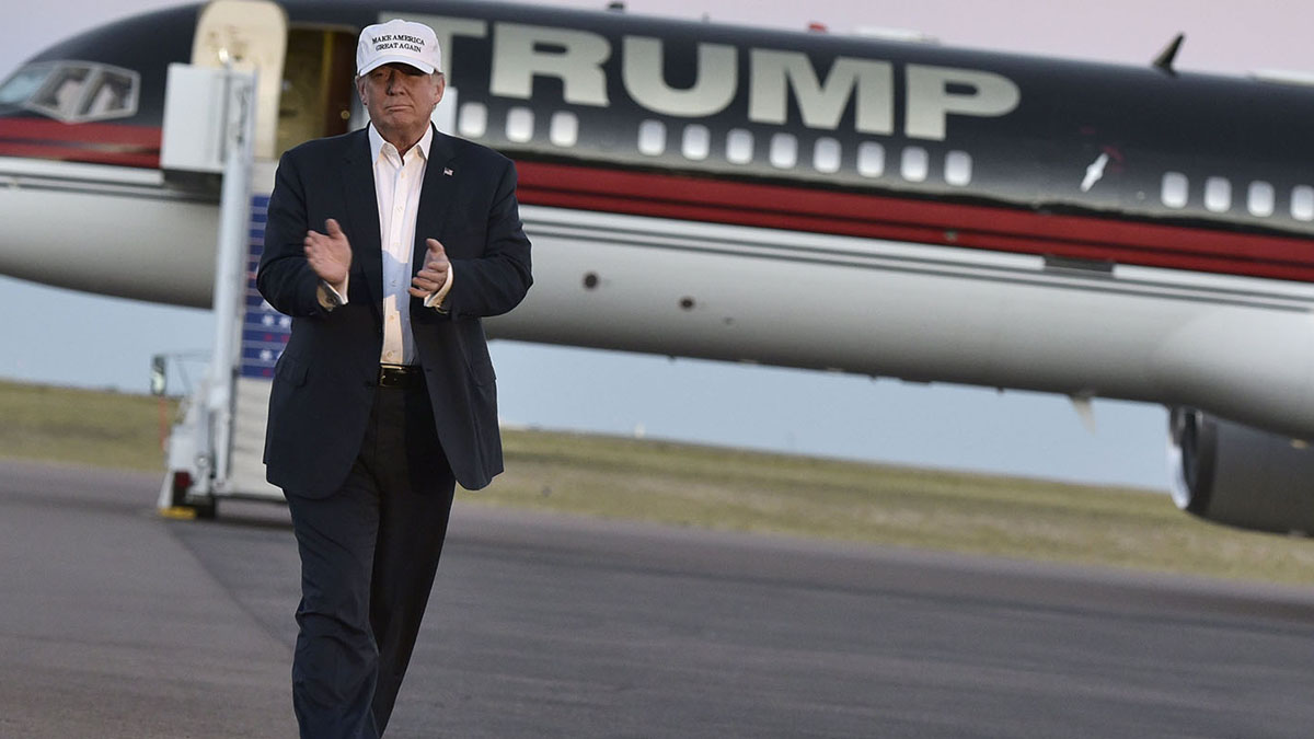 Trump ismini bir havaalanına vermeyi düşünüyor