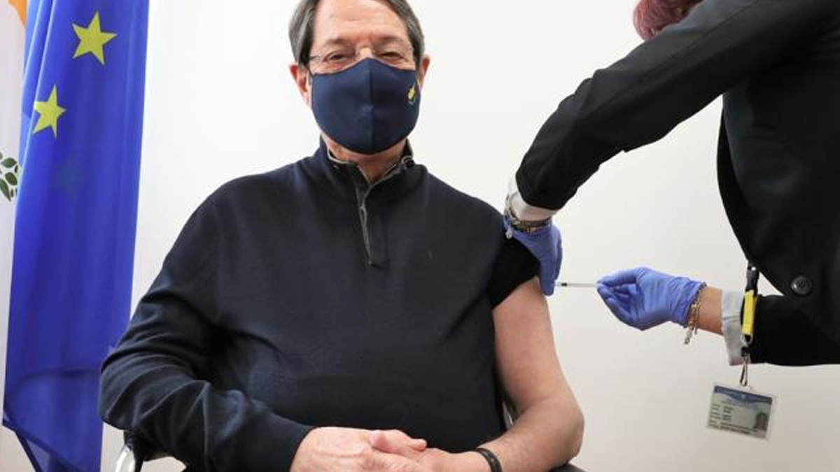 GKRY lideri Anastasiadis aşı oldu