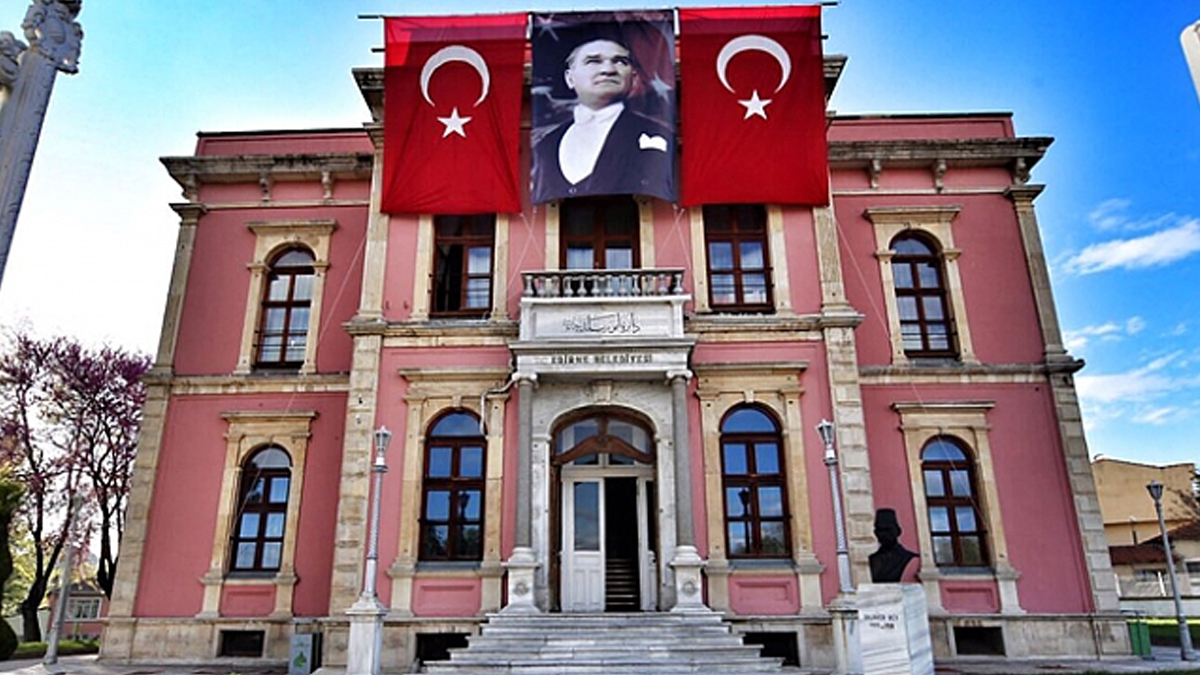 Edirne Belediyesi'nde en düşük maaş 3 bin 200 lira