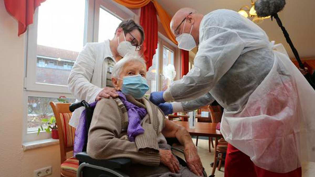 Almanya’da huzurevi çalışanlarına aşırı dozda aşı yapıldı