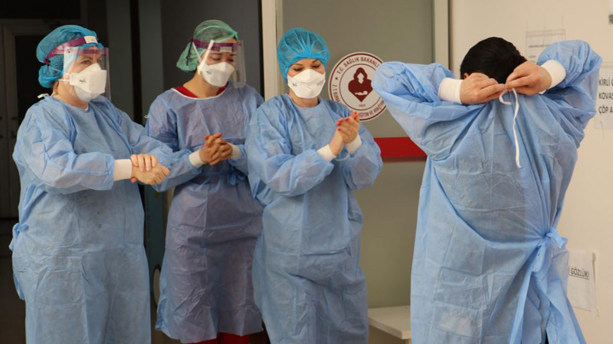 Son dakika! Bakan Koca, 29 Aralık tablosunu açıkladı: Vakalar yeniden yükselişe geçti