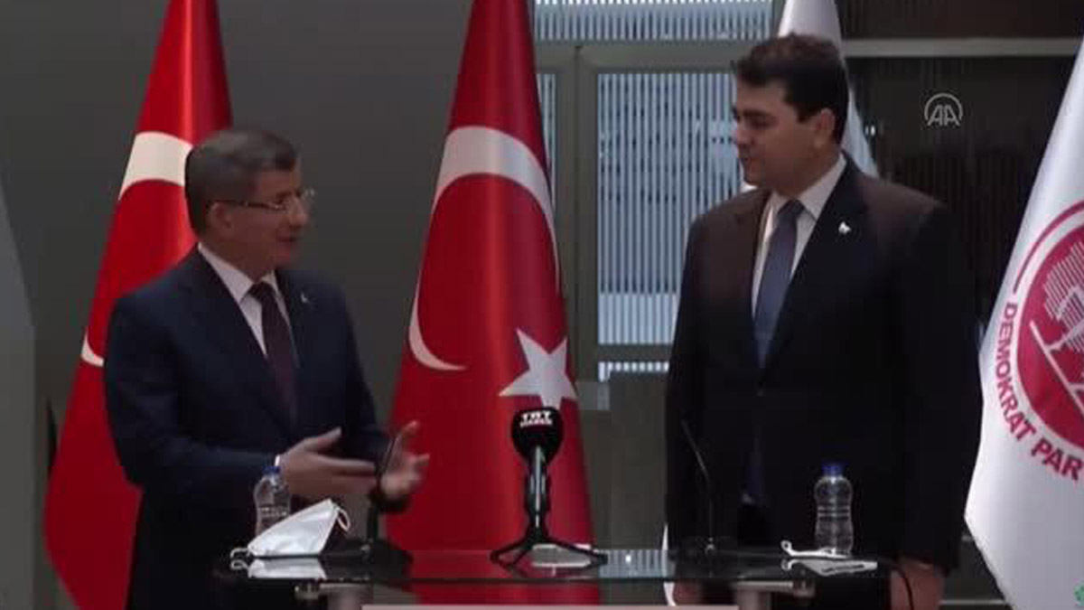 Davutoğlu'ndan asgari ücret eleştirisi: Hükümet yandaşlara cömert, işçiye cimri