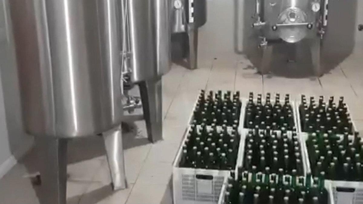 Bursa'da 10 ton kaçak içki ele geçirildi