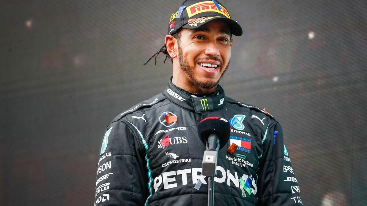 F1 Şampiyonu Lewis Hamilton’a ‘şövalye’ unvanı verildi