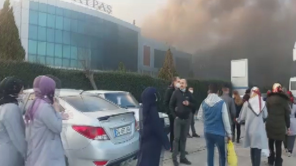 Çatalca'da saat fabrikasında yangın