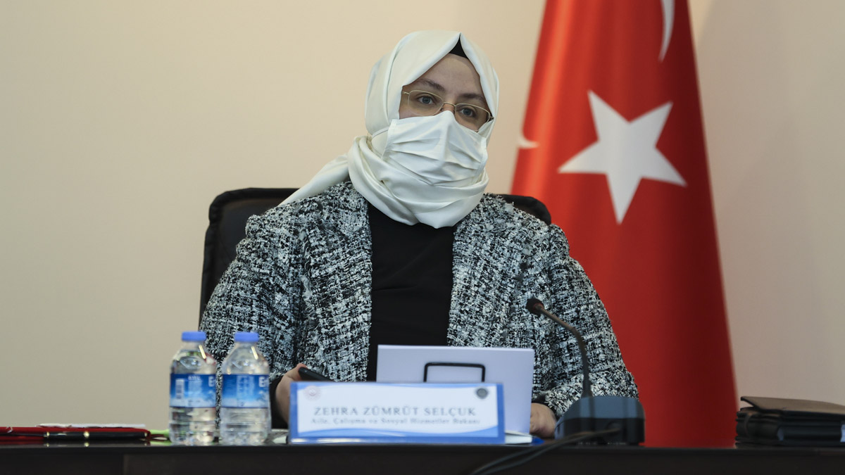 Bakanlık işitme engelliler için harekete geçti