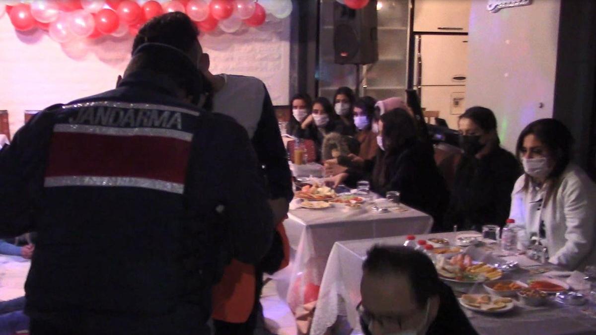 Lüks villada parti yapanlara baskın