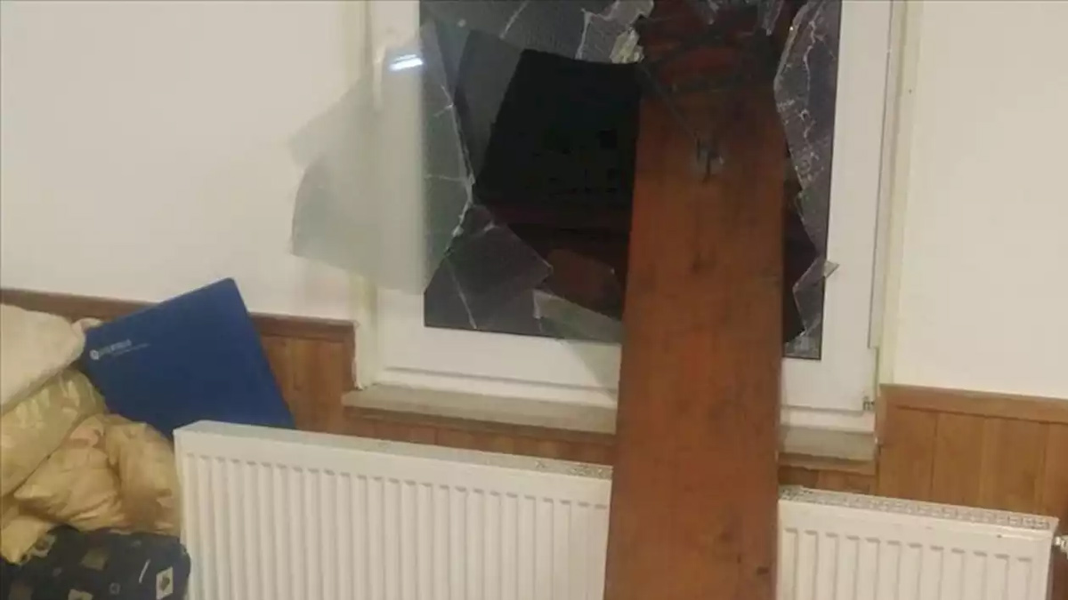 Almanya'da ırkçı gruplar yine camiye  saldırdı