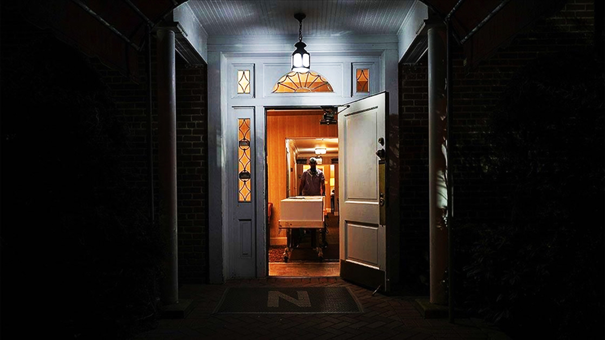 California'da cenaze evlerinde yer kalmadı