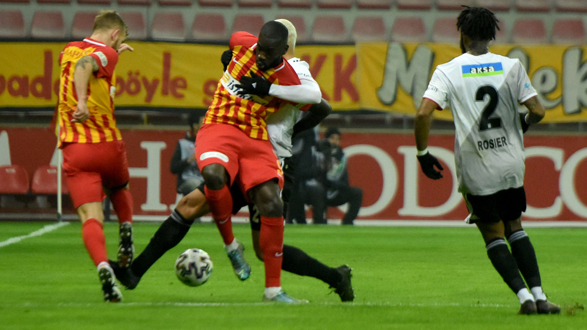 Beşiktaş 2.5 yıl sonra lider