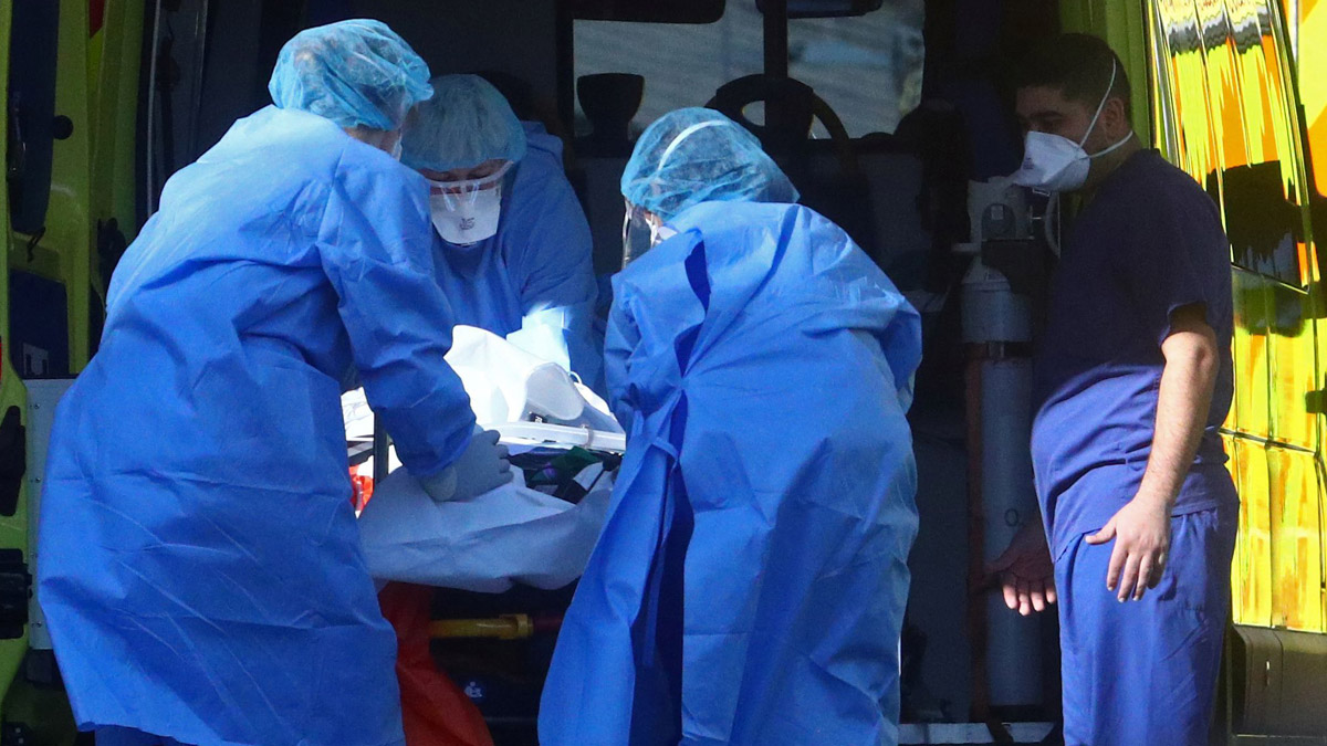 İngiltere’de korona alarmı! Kısıtlamalarda en üst seviyeye geçildi