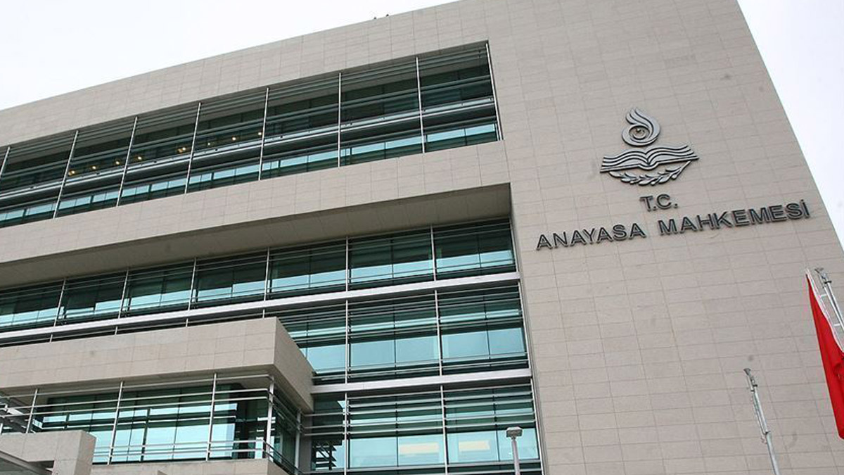 AYM: Gözaltına çıplak arama hak ihlali