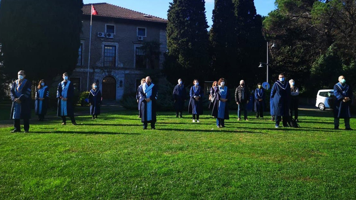 Boğaziçili akademisyenler rektörlüğe sırtını döndü