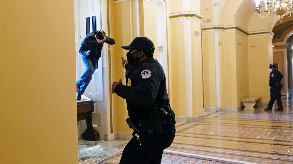 ABD Kongre Binası'nın basılmasına ilişkin en az 13 kişi tutuklandı