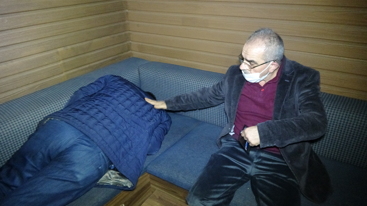 Kumar baskınında şüpheliler uyuma taklidi yaptı