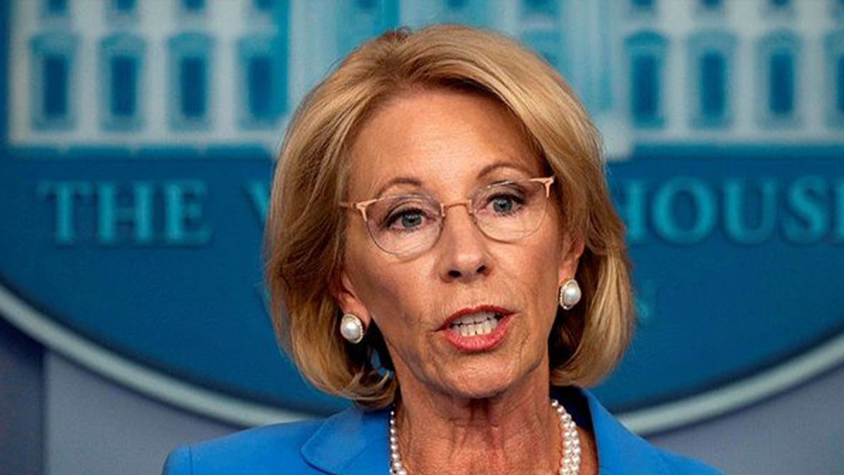 ABD'deki Kongre baskınının ardından Eğitim Bakanı DeVos istifa etti