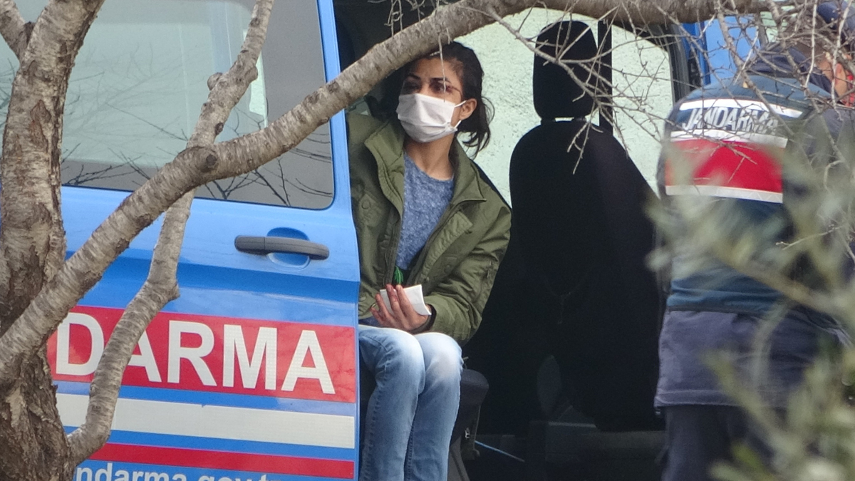 Antalya'da aile için şiddet: Kendisini kelepçeleyen kocasını öldürdü