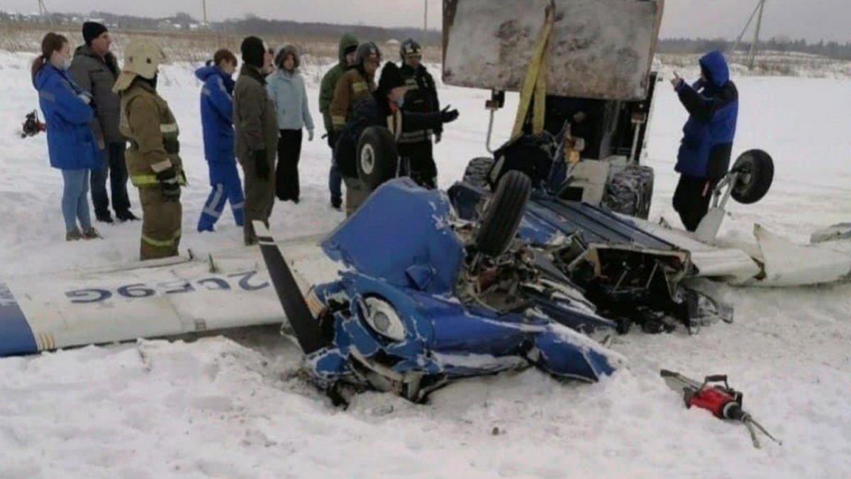 Rusya'da iki uçak havada çarpıştı