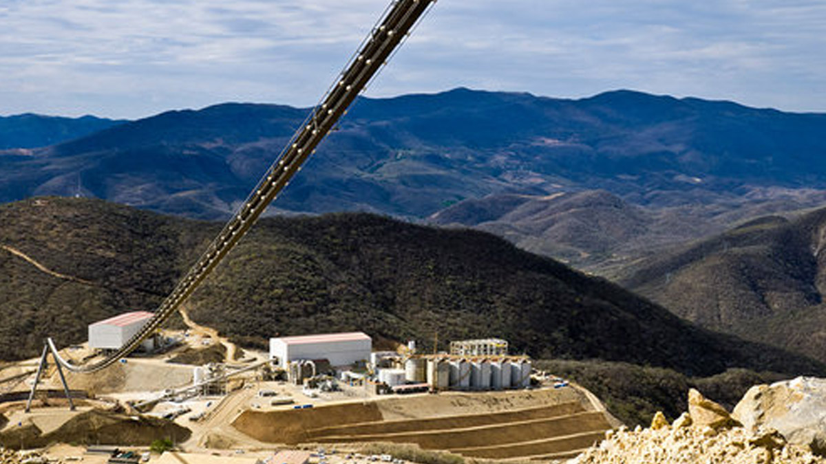 Meksika'da cenaze törenine silahlı saldırı: 9 ölü