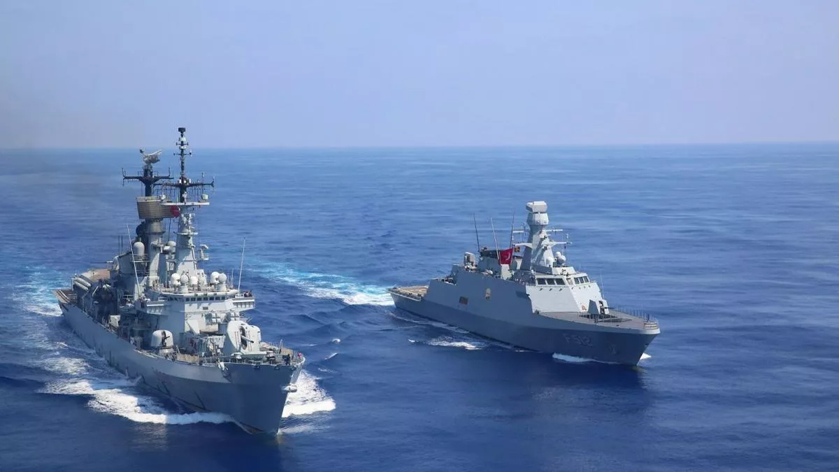 Türkiye'den 4 ada için Navtex: Askeri statüler ihlal edildi